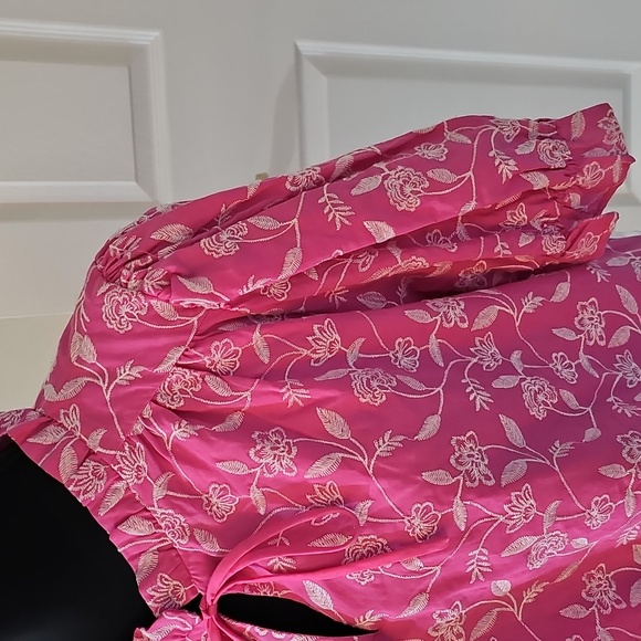 Top - Picture 7 of 16